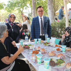 Huzurevinde Piknik Programı - fotoğraf 7