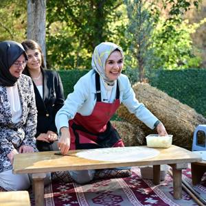 Bakanımız Sn. Mahinur Özdemir Göktaş’ın teşrifleriyle 2025 Aile Yılı Etkinlikleri Kapsamında Kadın Kooperatifine Anlamlı Ziyaret - fotoğraf 2