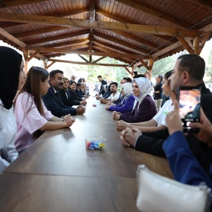 Bakanımız Göktaş, şehit öğretmen Şenay Aybüke Yalçın'ın öğrencileriyle bir araya geldi - fotoğraf 3