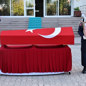 Aziz Şehidimiz Jandarma Uzman Çavuş Yücel Yeşil Son Yolculuğuna Uğurlandı - fotoğraf 2