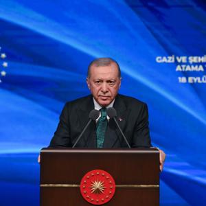 Cumhurbaşkanı Erdoğan ve Aile ve Sosyal Hizmetler Bakanımız Göktaş, Şehit Yakınları, Gazi ve Gazi Yakınlarının Kamu Kurumlarına Yerleştirilmesi Kura Töreni'ne katıldı  - fotoğraf 2