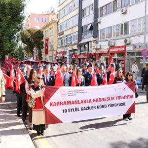 Kahramanlarla Kardeşlik Yolunda - fotoğraf 1