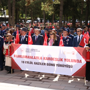 Kahramanlarla Kardeşlik Yolunda - fotoğraf 7