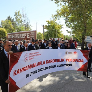 "Kahramanlarla Kardeşlik Yolunda 19 Eylül Gaziler Günü Yürüyüşü" - fotoğraf 1