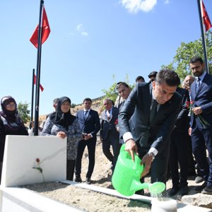 Şehit Kabirleri Ziyareti - fotoğraf 1