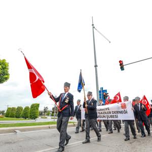 19 Eylül Gaziler Günü Kahramanlarla Kardeşlik Yolunda Yürüyüşü Yoğun Katılımla Gerçekleşti - fotoğraf 10