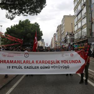 19 Eylül Gaziler Günü Kahramanlarla Kardeşlik Yolunda Yürüyüşü Yoğun Katılımla Gerçekleşti - fotoğraf 43