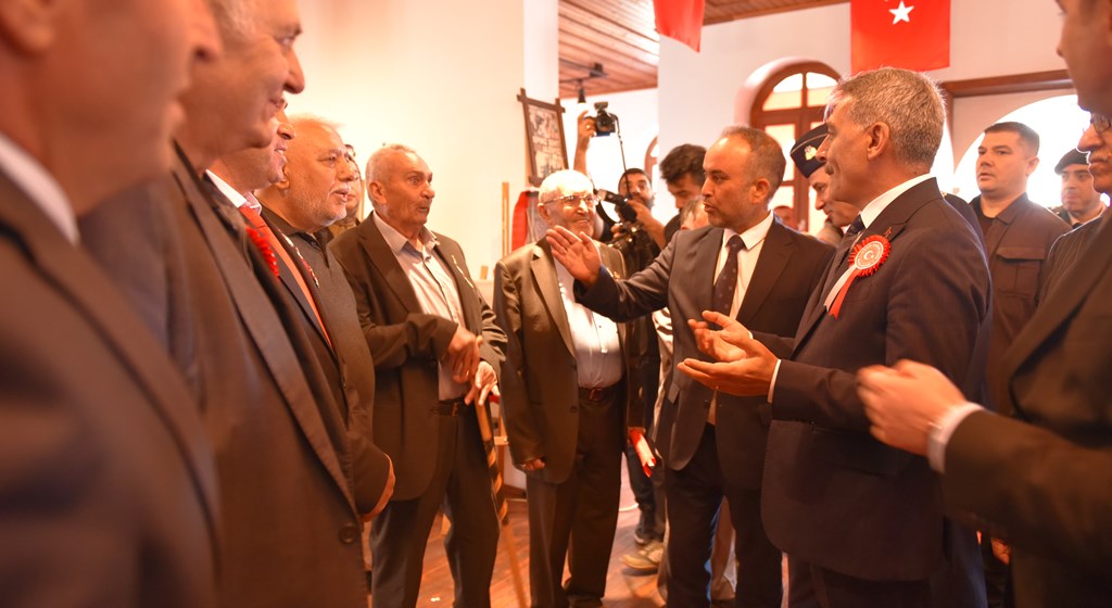 “Şehadetin Başladığı Noktadan Sonsuzluğa” sergisi, Valimiz Mehmet Ali Özkan’ın katılımıyla ziyaret edildi.