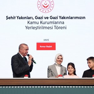 Cumhurbaşkanı Erdoğan ve Aile ve Sosyal Hizmetler Bakanımız Göktaş, Şehit Yakınları, Gazi ve Gazi Yakınlarının Kamu Kurumlarına Yerleştirilmesi Kura Töreni'ne katıldı - fotoğraf 5