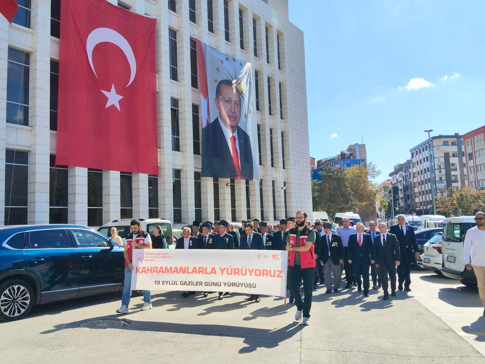 19 Eylül Gaziler Günü Münasebetiyle Tüm İlçelerimizde Düzenlemiş Olduğumuz “Kahramanlarla Kardeşlik Yolunda” Yürüyüş Etkinliklerinde, Kahraman Gazilerimiz ile Beraber Yürüdük