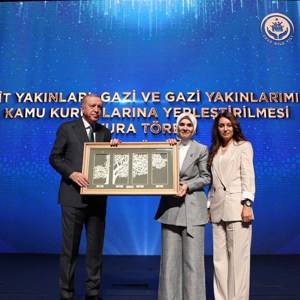 Cumhurbaşkanı Erdoğan ve Aile ve Sosyal Hizmetler Bakanımız Göktaş, Şehit Yakınları, Gazi ve Gazi Yakınlarının Kamu Kurumlarına Yerleştirilmesi Kura Töreni'ne katıldı - fotoğraf 7