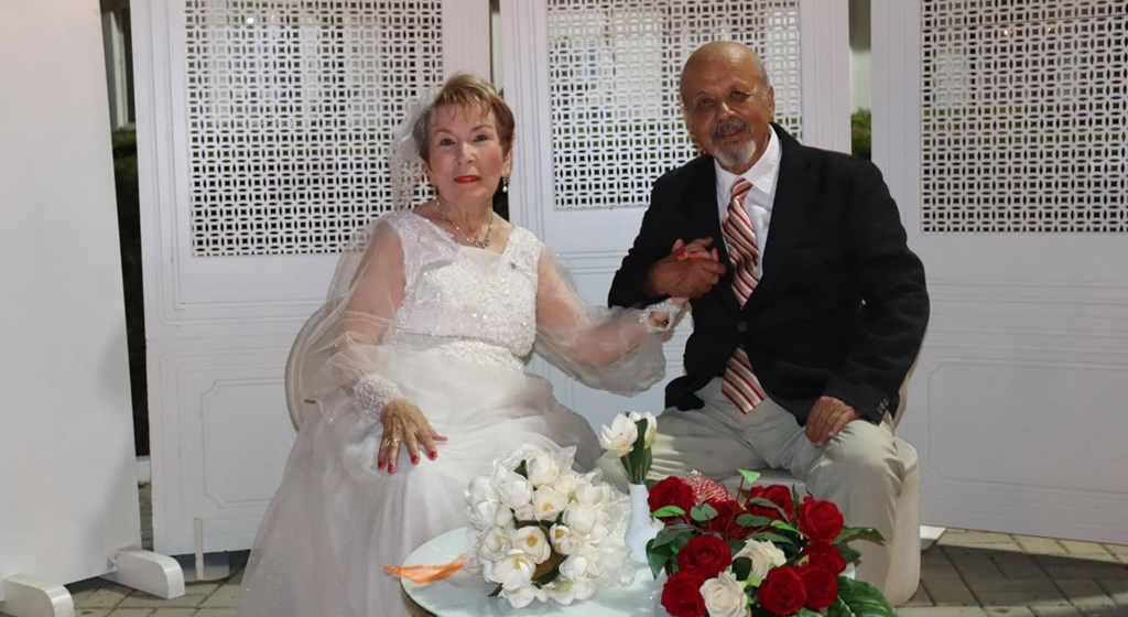 BİRLİKTE YAŞLANMAYA “EVET”: HUZUREVİNDE NİKAH TÖRENİ