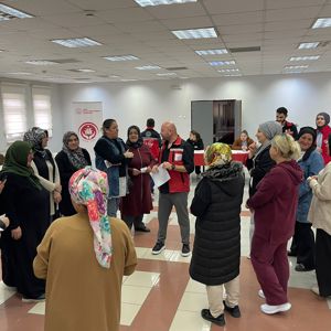 "Neşeli Eller" Etkinliğiyle Renkli ve Anlamlı Bir Gün Yaşandı - fotoğraf 7