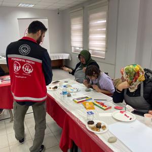 "Neşeli Eller" Etkinliğiyle Renkli ve Anlamlı Bir Gün Yaşandı - fotoğraf 10