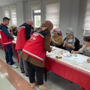 "Neşeli Eller" Etkinliğiyle Renkli ve Anlamlı Bir Gün Yaşandı - fotoğraf 15
