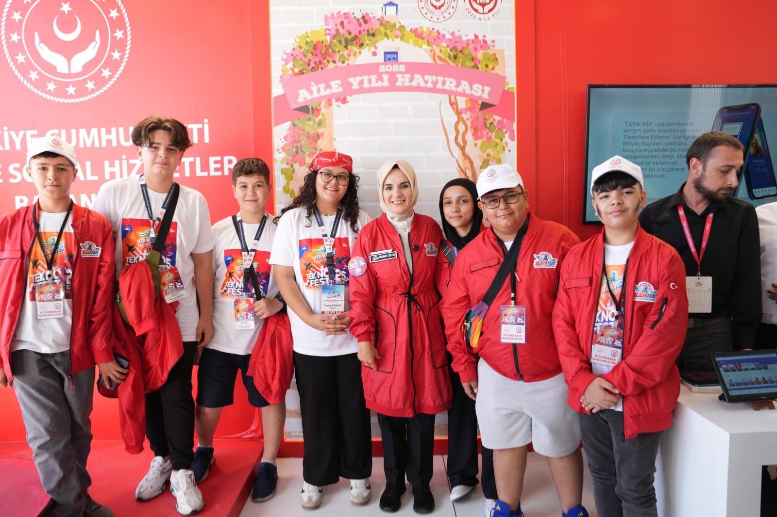 ROBOTİK KODLAMA VE YAZILIMI LABORATUVARI SINIFI ÖĞRENCİLERİ TEKNOFEST’E KATILDI