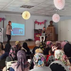  Aile Destek Merkezi kursiyerlerine ''Bilinçli Medya Kullanımı'' eğitimi verilmiştir - fotoğraf 1
