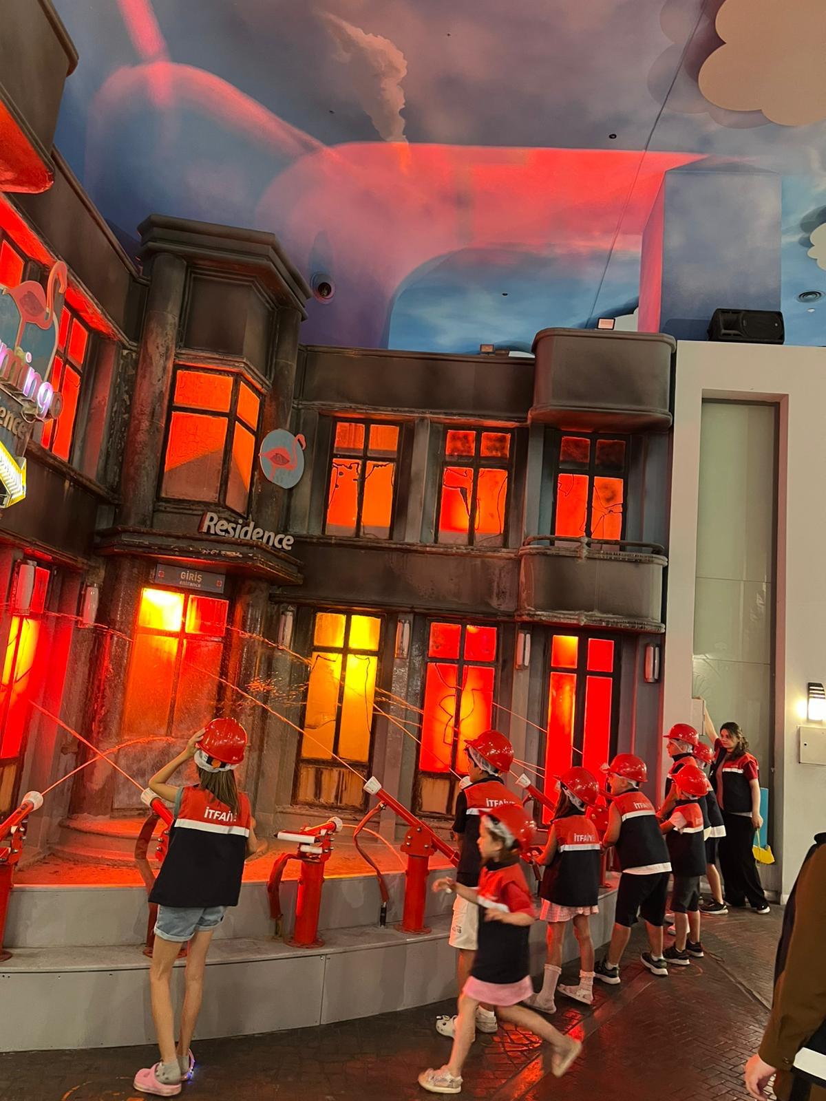 Sosyal ve Ekonomik Destek Hizmet Modelinden Yararlanan Çocuklarımıza Okul Destek Projesi Kapsamında Etkinlikler Düzenlemeye Devam Ediyoruz