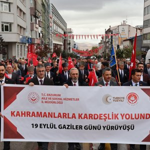 “Kahramanlarla Kardeşlik Yolunda” Yürüyüşü - fotoğraf 1