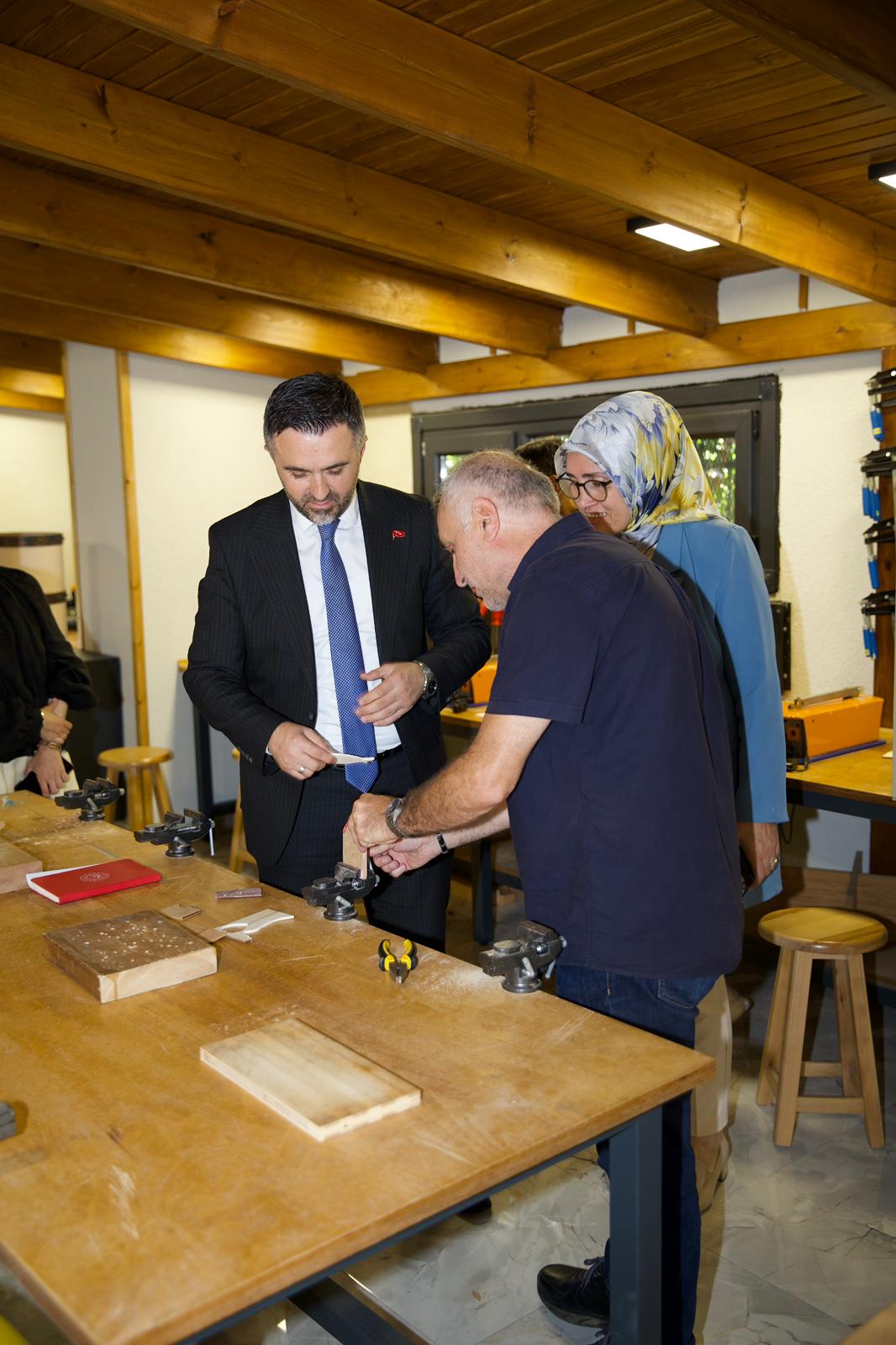 İl Müdürümüz Sn. Ömer TURAN’ın Katılımıyla, İşbirliği Yapılan Dernekler ile Yürütülen Çalışmaları Değerlendirme Toplantısı Gerçekleştirilmiştir