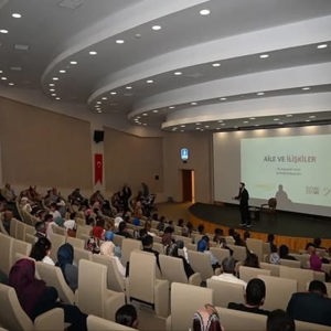 Aile ve İlişkiler Konulu Seminer Düzenlendi - fotoğraf 1