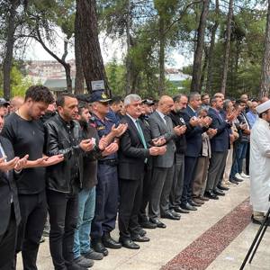 Polis Memuru Talha Uluadaoğlunu Dualarla Son Yolculuğuna Uğurlandık - fotoğraf 4
