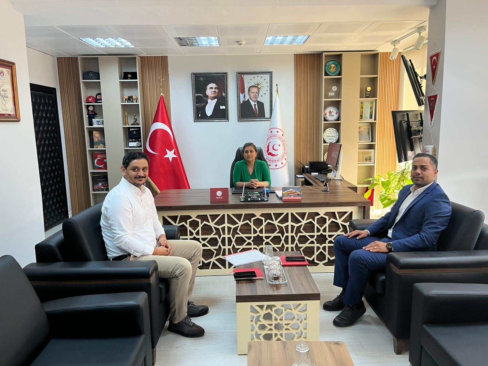 İl Müdürümüz Sayın Emine BÖÇKÜN, Vodafone Güney Marmara Kiralama Yöneticisi Sayın Semih ALPHAN ve Saha Kiralama Yöneticisi Sayın Mert İMREN'i Makamında Ağırladı.