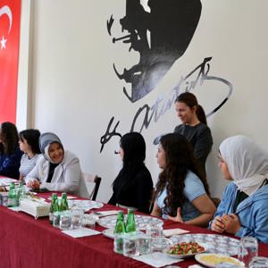 Bakan Yardımcımız Sayın Leman Yenigün’ den Çocuk Evleri Sitesi Müdürlüğümüze Ziyaret - fotoğraf 3