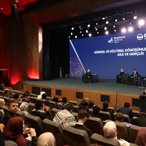 Bakanımız Göktaş, "Bosphorus Diplomasi Forumu'nda" gençlerle bir araya geldi - fotoğraf 3
