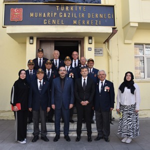 İl Müdürümüz Sayın Cüneyd ÖZDEMİR, Gaziler ve Şehit Aileleri Derneklerine Ziyarette Bulundu - fotoğraf 3