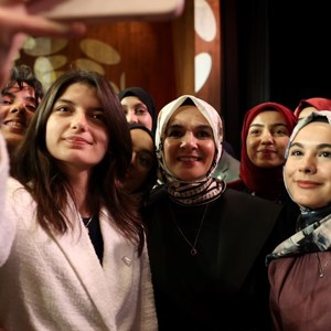 Bakanımız Göktaş, "Bosphorus Diplomasi Forumu'nda" gençlerle bir araya geldi - fotoğraf 5