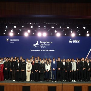 Bakanımız Göktaş, "Bosphorus Diplomasi Forumu'nda" gençlerle bir araya geldi - fotoğraf 6