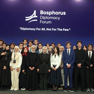 Bakanımız Göktaş, "Bosphorus Diplomasi Forumu'nda" gençlerle bir araya geldi - fotoğraf 7