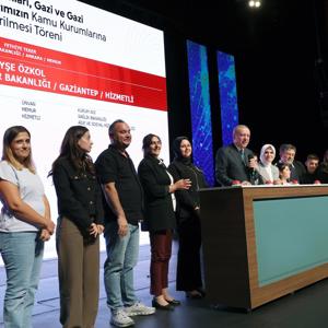 Cumhurbaşkanı Erdoğan ve Aile ve Sosyal Hizmetler Bakanımız Göktaş, Şehit Yakınları, Gazi ve Gazi Yakınlarının Kamu Kurumlarına Yerleştirilmesi Kura Töreni'ne katıldı - fotoğraf 6