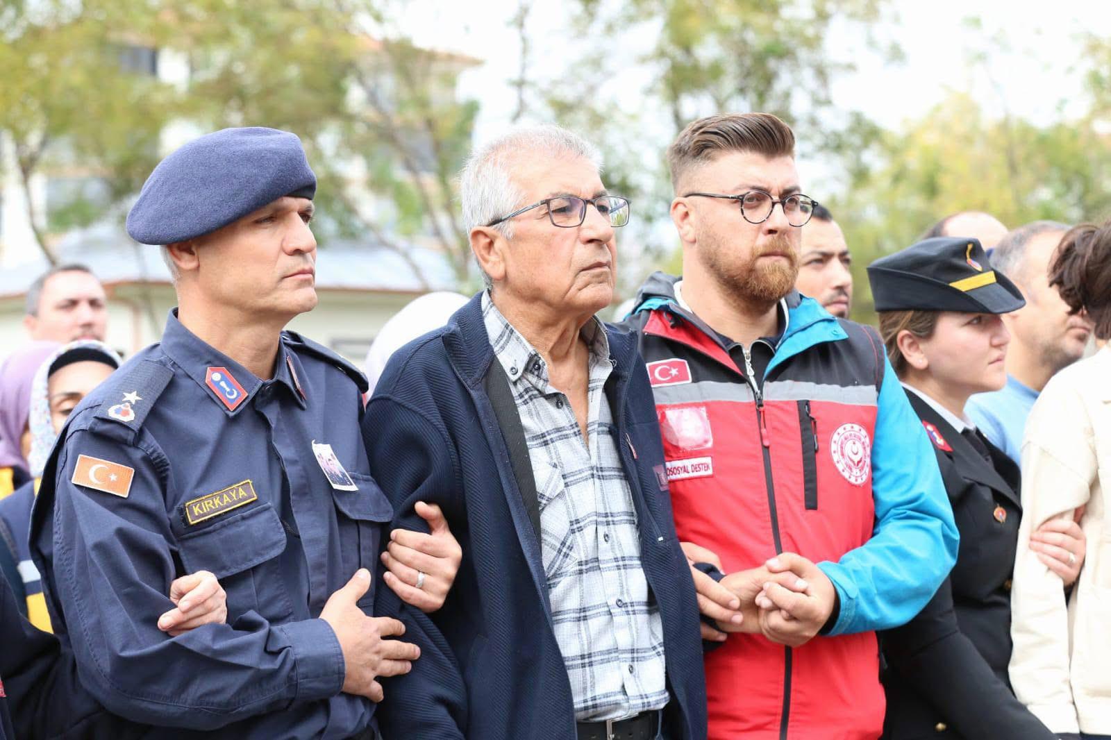 Şehitlerimizi Ebedi İstiratgahlarına Uğurladık! - fotoğraf 6