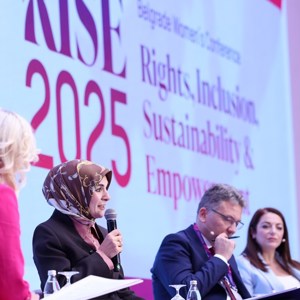 Bakanımız Göktaş, Sırbistan'da Kadın Konferansı kapsamında düzenlenen panelde konuştu - fotoğraf 2