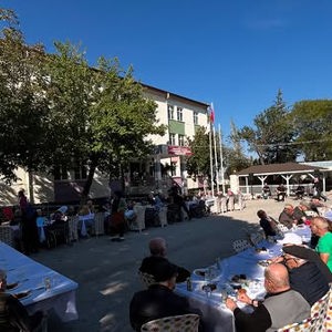 İl Müdürümüz Sayın Emine BÖÇKÜN, Balıkesir Huzurevi Yaşlı Bakım ve Rehabilitasyon Merkezi Müdürlüğümüzde düzenlenen etkinliğe katılım sağladı. - fotoğraf 6
