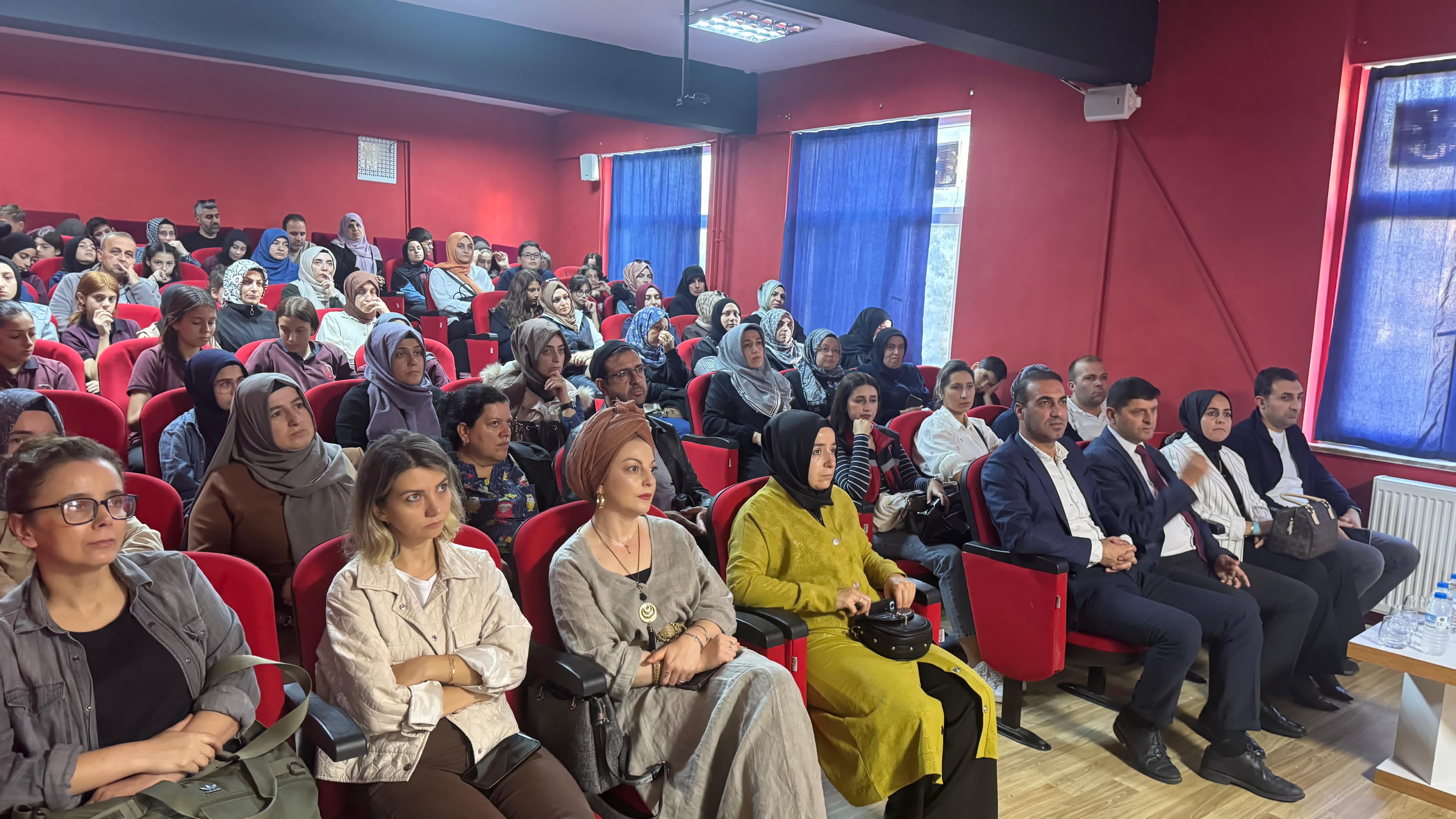 “Aile İçi İletişim Atölyesi” Programı Gerçekleştirildi