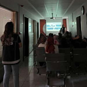 En İyi Narkotik Polisi; Anne Projesi Kapsamında Seminer Verildi - fotoğraf 1