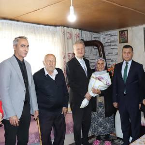1 Ekim Dünya Yaşlılar Günü vesilesiyle kıymetli büyüklerimizi evlerinde ziyaret ettik - fotoğraf 2
