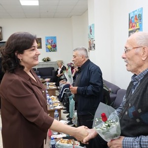 1 Ekim Dünya Yaşlılar Günü vesilesiyle Valimiz Sayın Mustafa Yavuz Karabük Yücel Huzurevi'ni ziyaret etti - fotoğraf 11