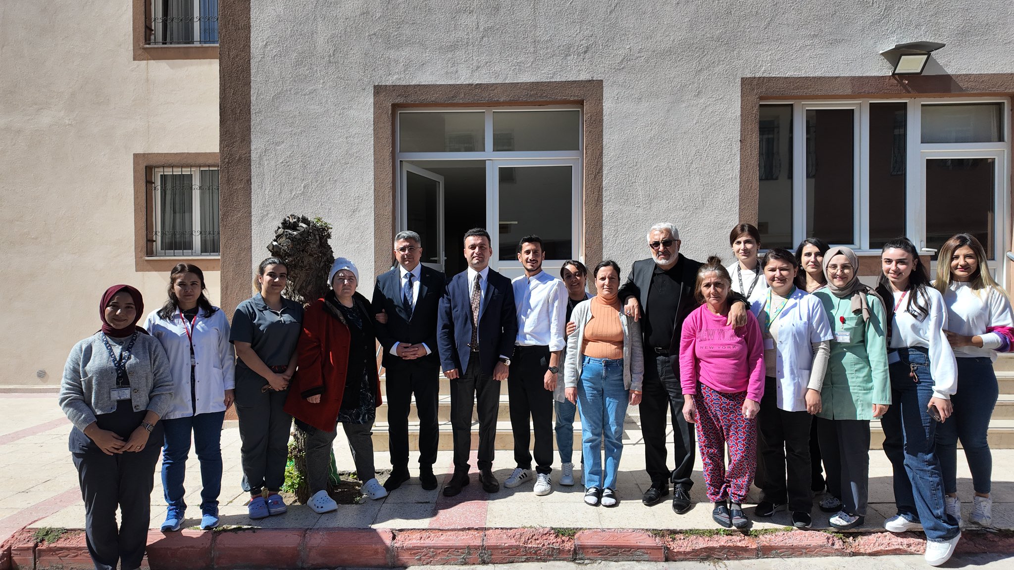 Vali Yardımcımız Sayın İhsan Maskar, İl Müdürümüz Özgür Kırmızıtaş ve İl Müdür Yardımcılarımız ile birlikte Karşıyaka Engelli Bakım ve Rehabilitasyon Merkezi’ni ziyaret ederek denetimlerde bulundu.