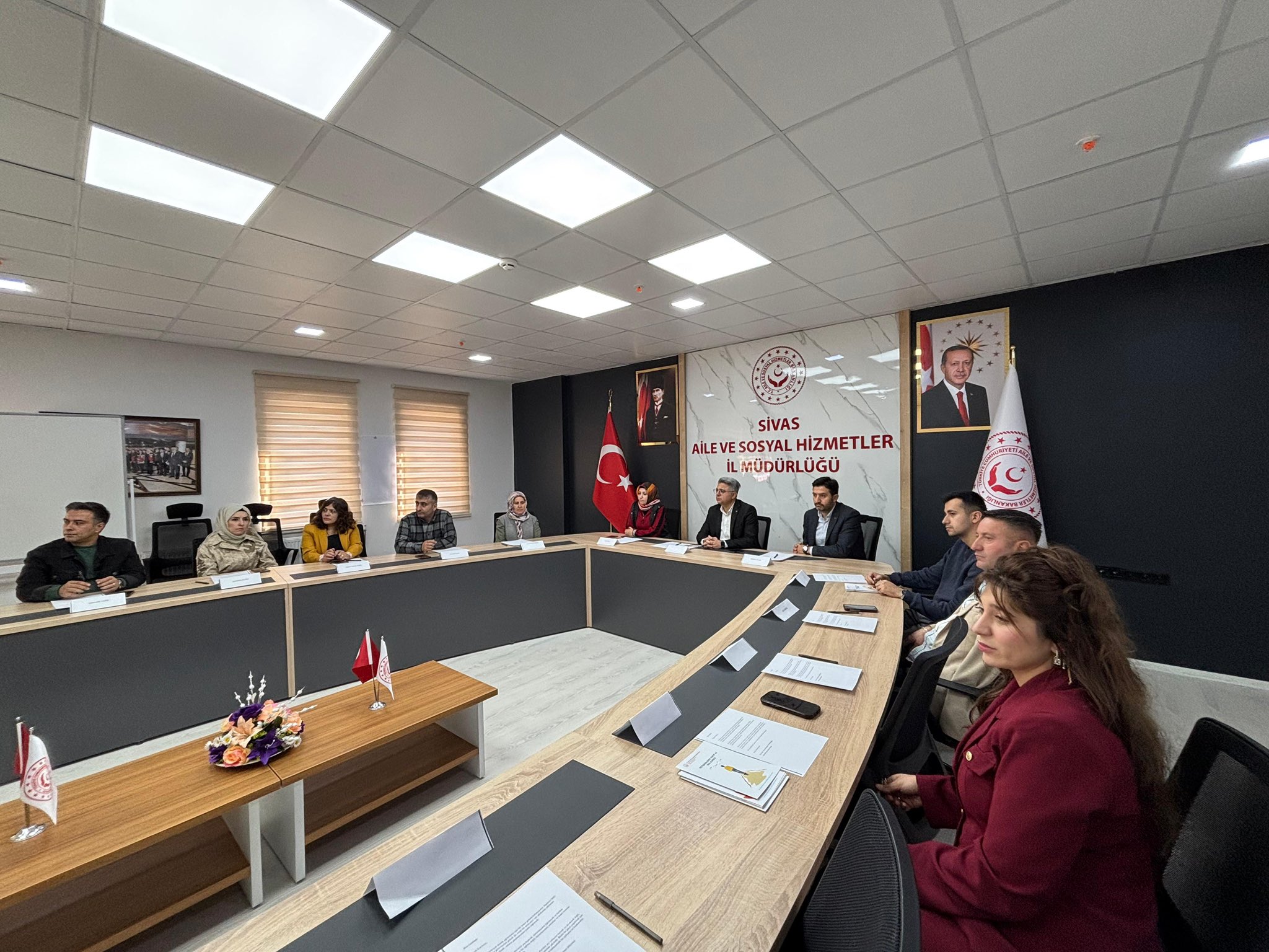 2025 yılının dördüncü Afet ve Acil Durumlarda Psikososyal Destek Farkındalık Eğitimi (AAD PSD), Gençlik ve Spor İl Müdürlüğü ile İl Sağlık Müdürlüğü çalışanlarının katılımıyla, Psikososyal Destek Eğitmenlerimiz tarafından gerçekleştirildi.