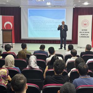 Türkiye Aile Yılı Söyleşileri kapsamında “Ailede Değerler Eğitimi” konulu söyleşi - fotoğraf 4