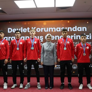 Bakanımız Göktaş, devlet korumasındaki gençlerin kamu kurumlarına yerleştirilmesi töreninde konuştu - fotoğraf 4