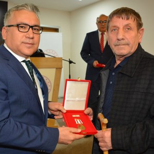 Niğde'de 37 Kıbrıs Gazisine 'Milli Mücadele Madalyası ve Beratı' verildi - fotoğraf 28