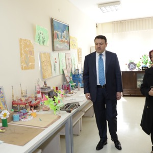 Dünya Yaşlılar Günü Kapsamında Valimiz Sayın Musa Işın Huzurevi Sakinlerimizi Ziyaret Etti - fotoğraf 8