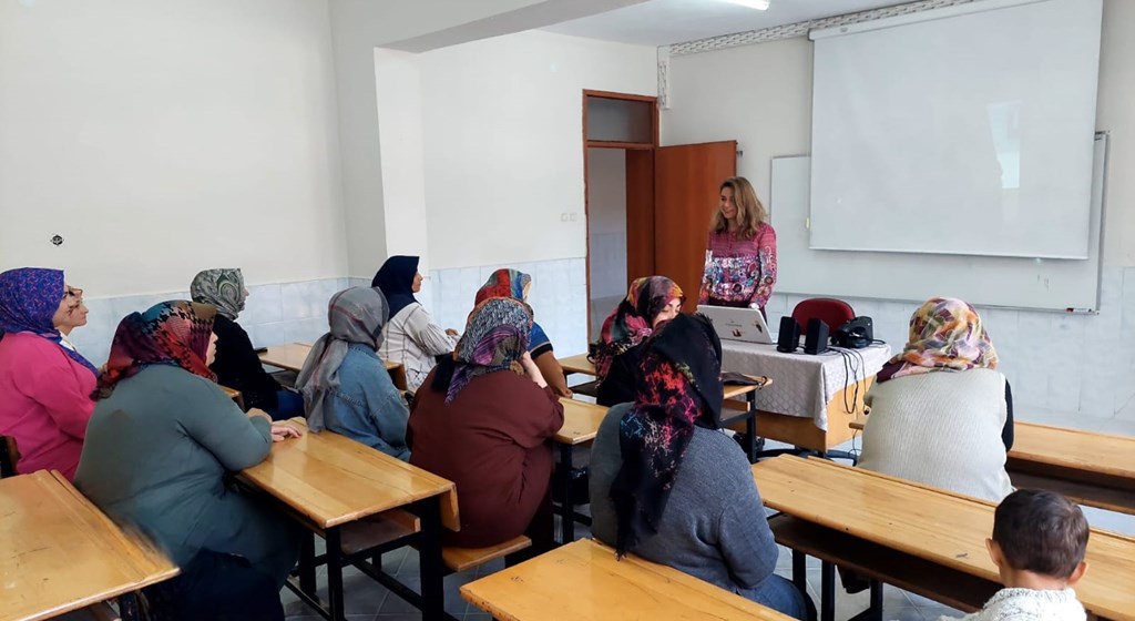 Tavşanlı Aile Destek Merkezi’nde AEP Kapsamında Eğitimler Düzenlendi