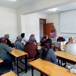 Tavşanlı Aile Destek Merkezi’nde AEP Kapsamında Eğitimler Düzenlendi - fotoğraf 2