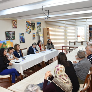 Aile Yılında Birlikte Konuşuyor, Paylaşıyor, Hissediyoruz: Ümitköy Huzurevi’nde Anlamlı Dünya Yaşlılar Günü Etkinliği - fotoğraf 4